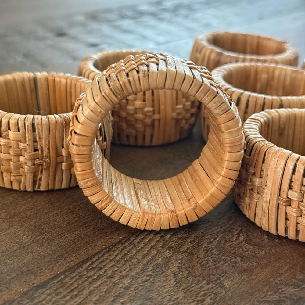 Pottery Barn Napkin Rings (8 total)
Excellent condition - Picture 2 of 4